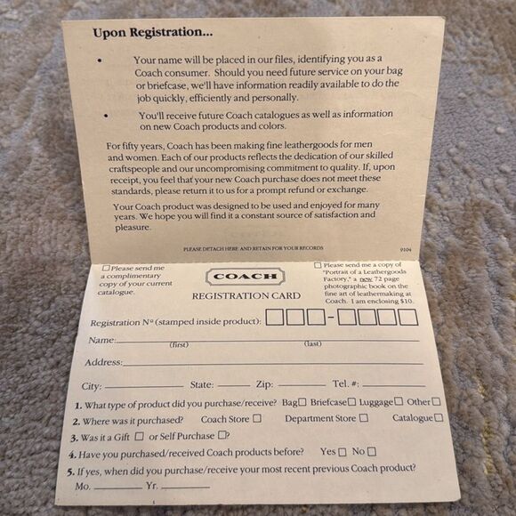 Coach
Leather handbag
Brown, Leather made in USA 1992 GUc check
With book - Picture 11 of 16